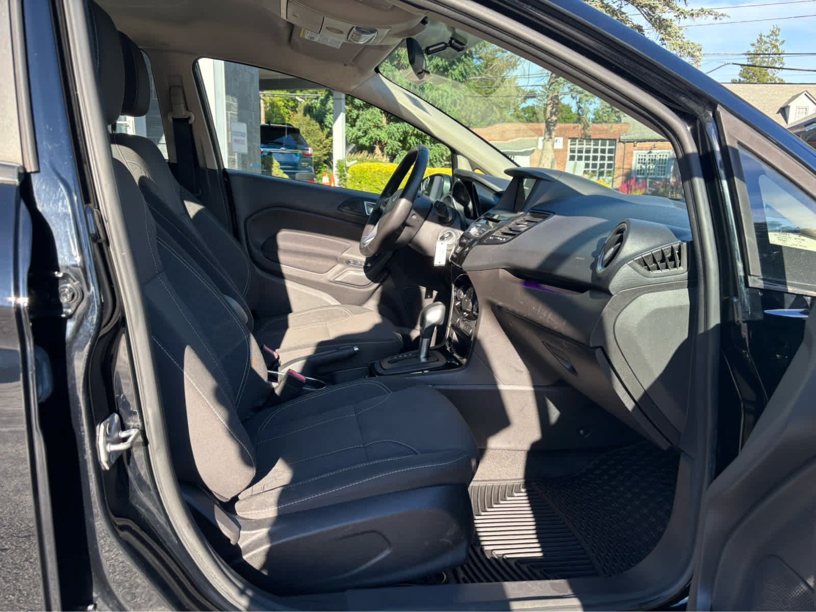 Used 2016 Ford Fiesta SE w/ Equipment Group 201A FWD image 19