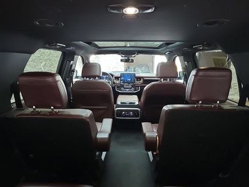 Used 2024 Ford Expedition Limited AWD/4WD image 16