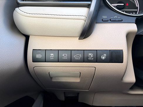 Used 2024 Toyota Camry XLE image 33