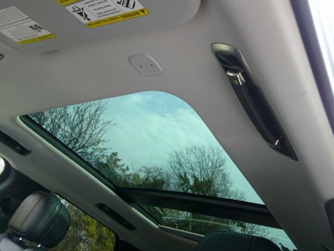 Used 2023 Land Rover Range Rover Sport SE image 14