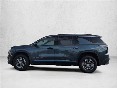 Used 2026 Chevrolet Traverse LT FWD image 8