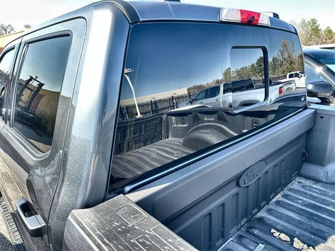 Used 2025 Ford F250 Lariat w/ Black Appearance Package image 11