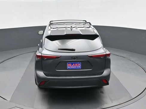 Used 2024 Toyota Highlander XLE image 25