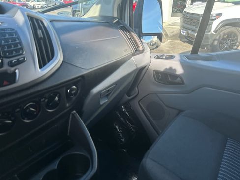 Used 2019 Ford Transit 150 XLT image 21