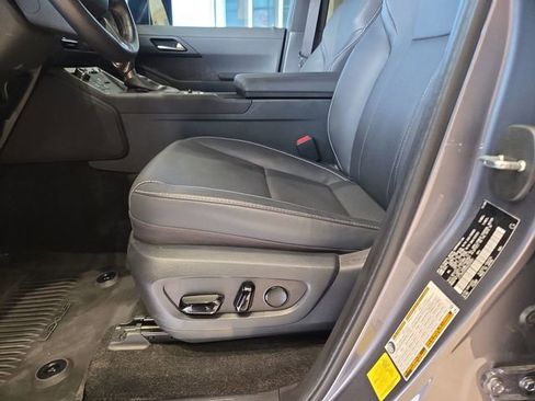 Used 2024 Lexus GX 550 w/ Accessory Package (2T) AWD/4WD image 32