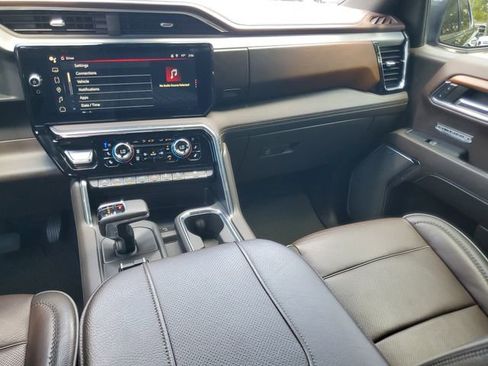 Used 2023 GMC Sierra 1500 Denali w/ Denali Reserve Package AWD/4WD image 16