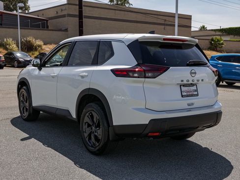 New 2026 Nissan Rogue SV FWD image 6