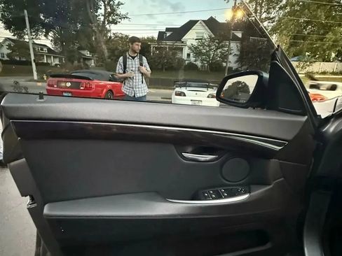 Used 2014 BMW 535i Gran Turismo image 11