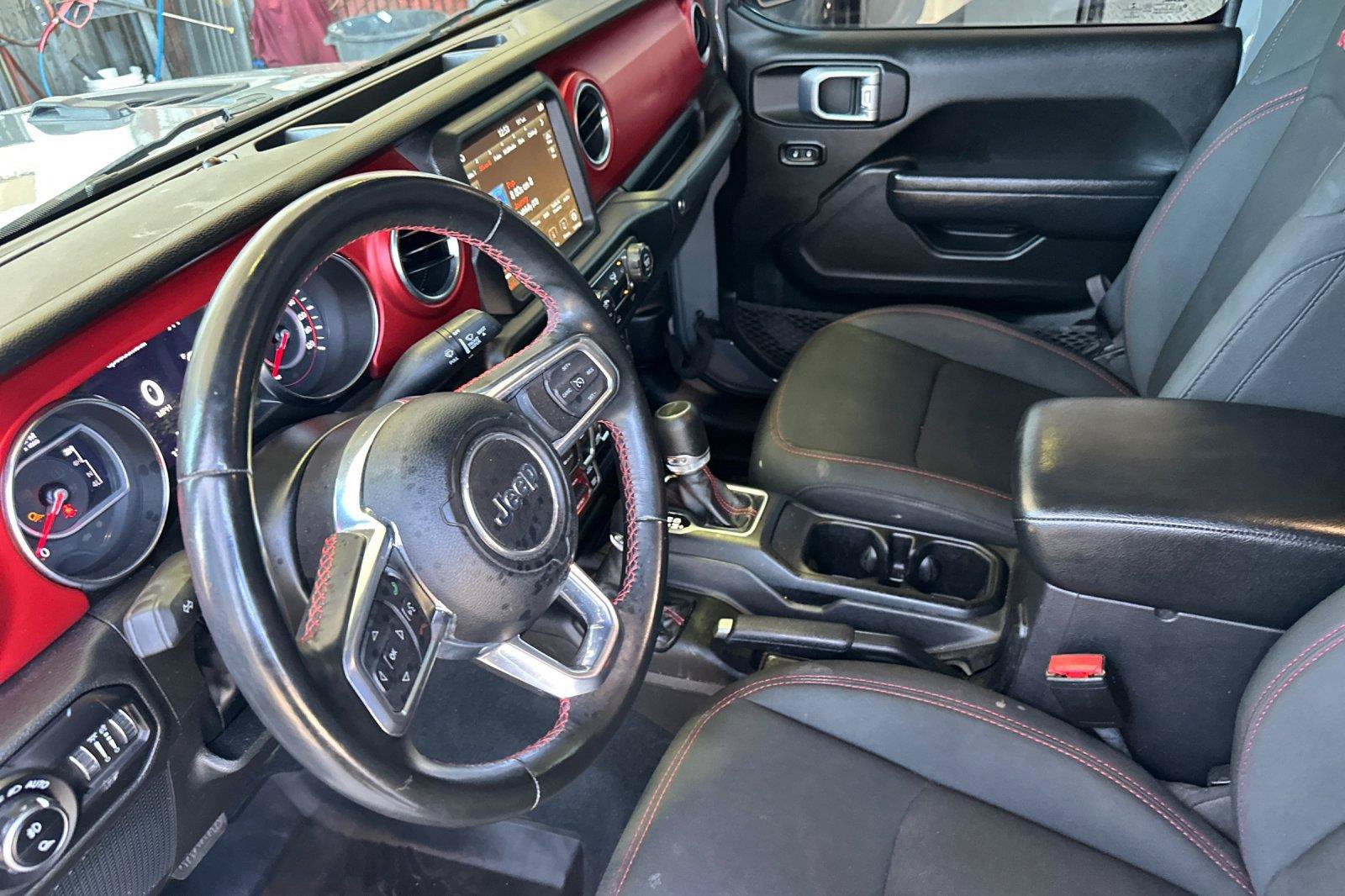 Used 2022 Jeep Gladiator Rubicon w/ Trailer Tow Package AWD/4WD image 9