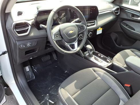 New 2026 Chevrolet TrailBlazer LT w/ Convenience Package FWD image 5