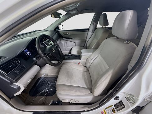 Used 2016 Toyota Camry LE image 22