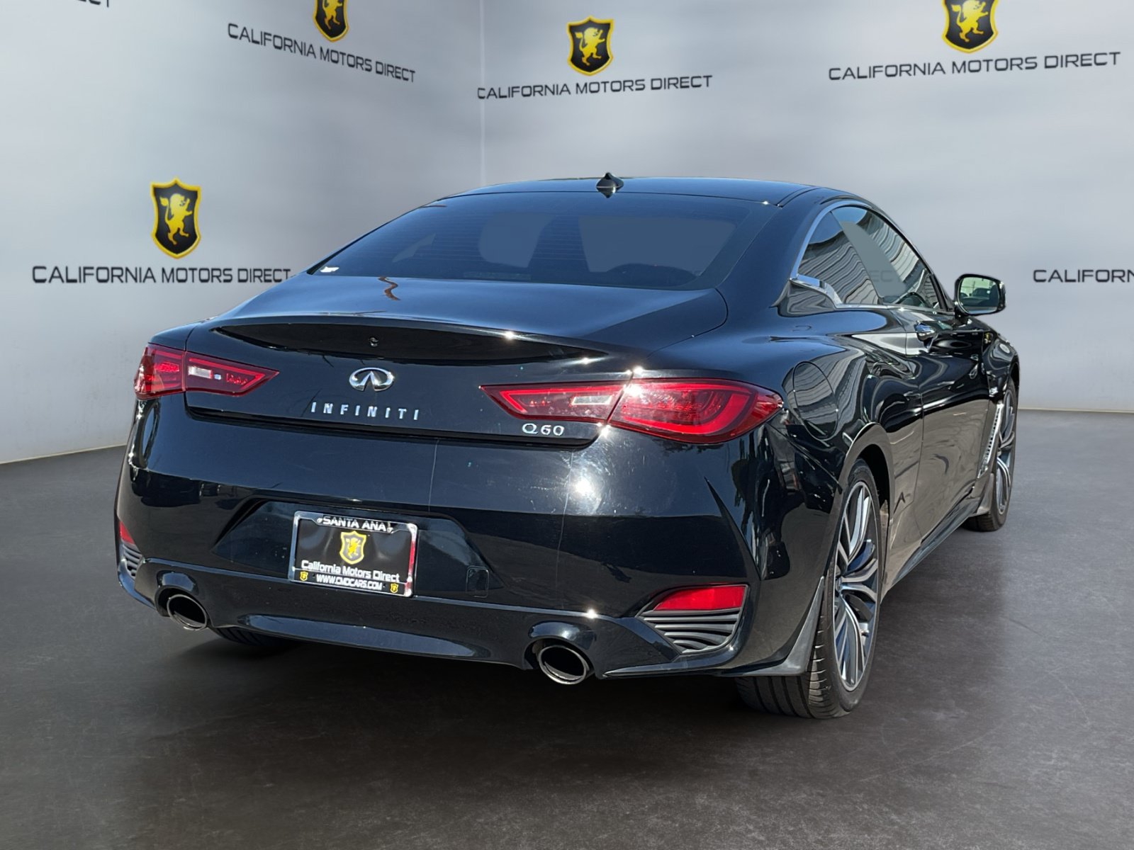 Used 2017 INFINITI Q60 3.0t w/ Premium Plus Package 3.0T RWD image 5