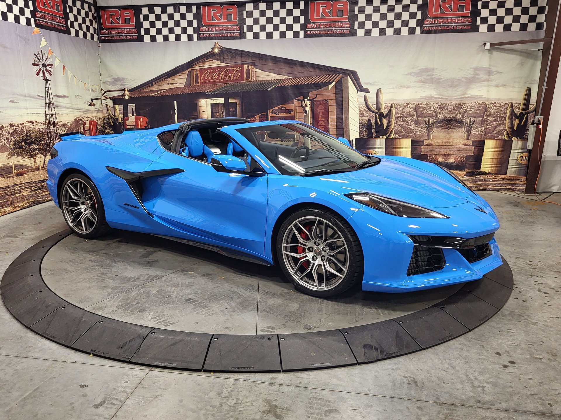 Used 2023 Chevrolet Corvette Z06 w/ Engine Appearance Package RWD image 5