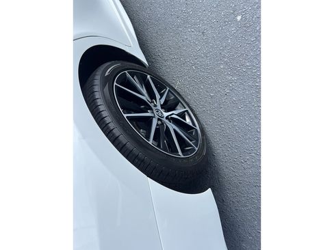 Used 2024 Toyota Camry SE image 19