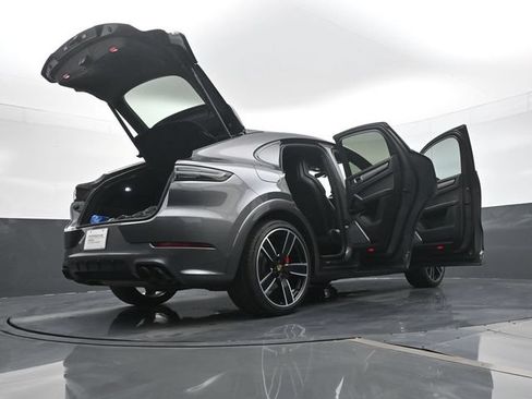 Certified 2023 Porsche Cayenne GTS AWD/4WD image 26