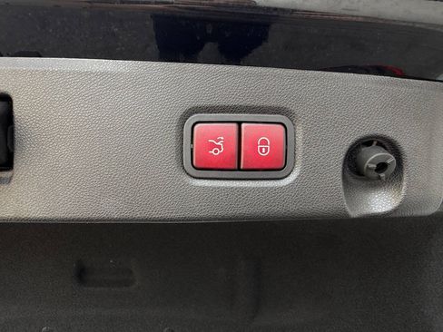 Used 2014 Mercedes-Benz CLS 550 4MATIC image 38
