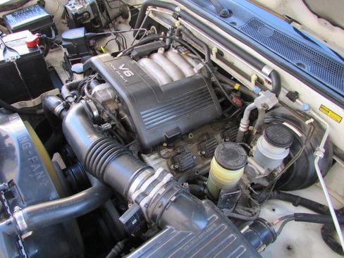 Used 1999 Isuzu Rodeo LS image 17