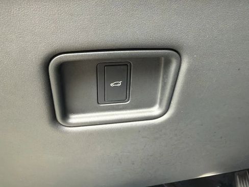 Used 2024 Land Rover Range Rover SE image 47