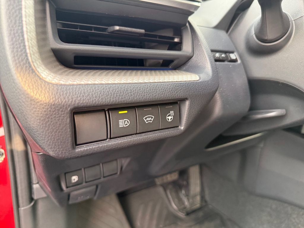 Used 2024 Toyota Prius XLE FWD image 24
