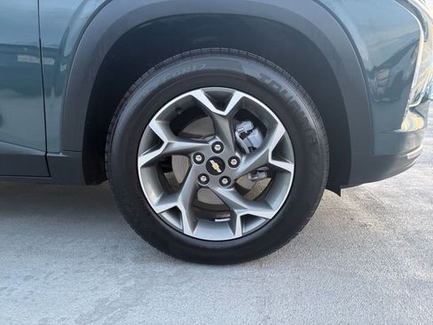 Used 2025 Chevrolet Trax LT image 28