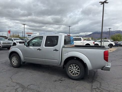 Used 2018 Nissan Frontier SV AWD/4WD image 10