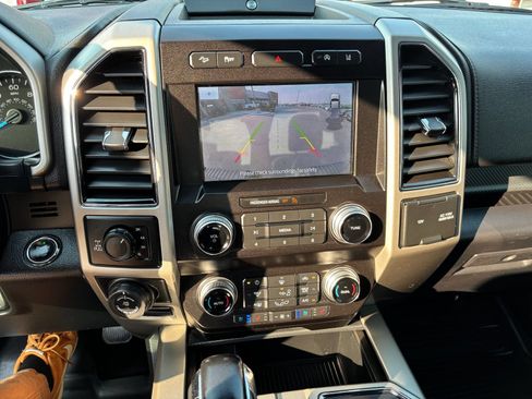 Used 2020 Ford F150 Lariat w/ Equipment Group 502A Luxury AWD/4WD image 20