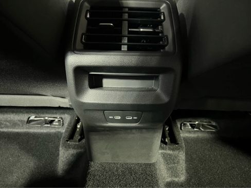 Used 2025 Volkswagen Tiguan S AWD/4WD image 11