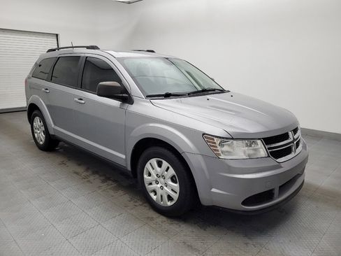 Used 2020 Dodge Journey SE w/ SE Popular Equipment Group image 11