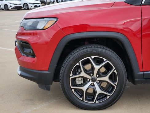 Used 2025 Jeep Compass Limited AWD/4WD image 12