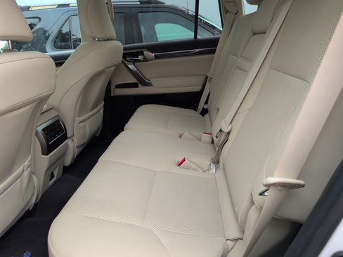 Certified 2023 Lexus GX 460 Premium w/ Premium Package AWD/4WD image 6