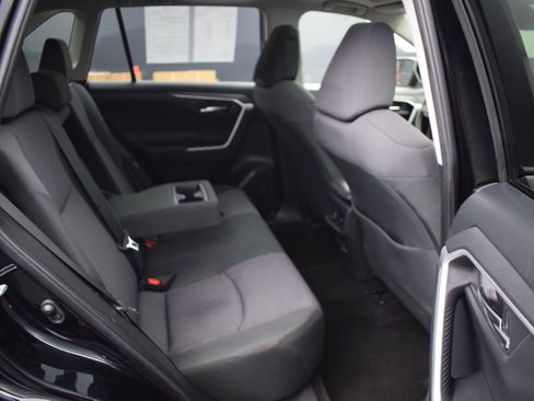 Used 2019 Toyota RAV4 XLE image 11