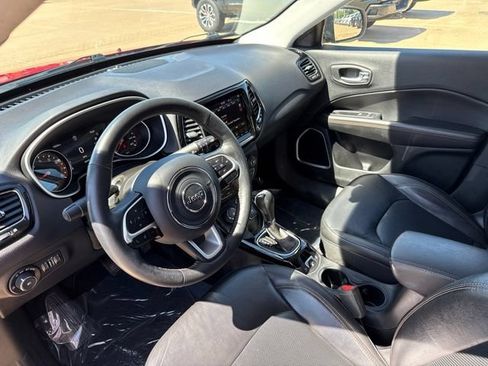 Used 2018 Jeep Compass Limited w/ Navigation Group AWD/4WD image 18