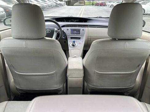 Used 2014 Toyota Prius Two FWD image 9