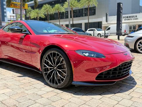 Used 2023 Aston Martin V8 Vantage Coupe RWD image 6