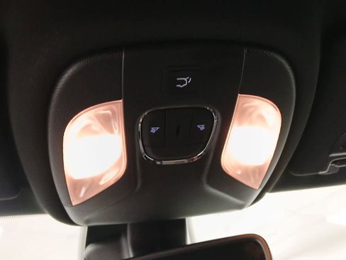 New 2026 Jeep Compass Latitude image 10