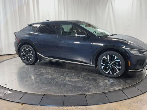 Certified 2023 Kia EV6 Wind w/ Wind Technology Package image 3