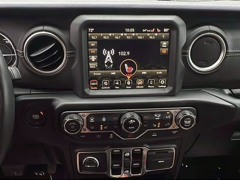 Used 2023 Jeep Wrangler Unlimited Sahara w/ Cold Weather Group image 19