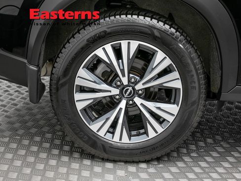 Used 2023 Nissan Rogue SV AWD/4WD image 30
