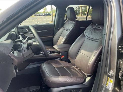 Used 2025 Ford Explorer Platinum w/ Ultimate Package RWD image 7