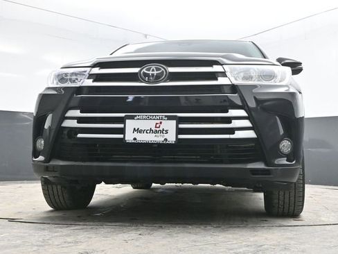 Used 2018 Toyota Highlander LE image 33