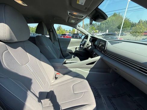 Certified 2025 Hyundai Elantra Hybrid FWD image 17