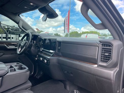Used 2024 GMC Sierra 1500 Elevation image 29