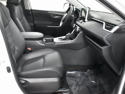 Used 2024 Toyota RAV4 XLE Premium image 14