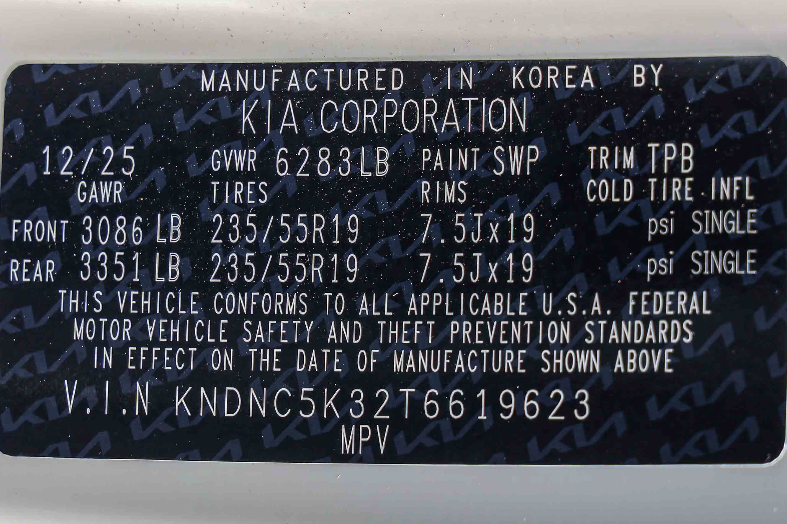 Used 2026 Kia Carnival EX FWD image 32