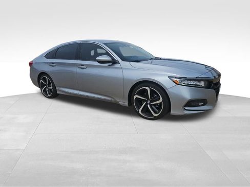 Used 2018 Honda Accord Sport image 4