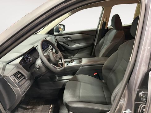 Used 2024 Nissan Rogue S image 10