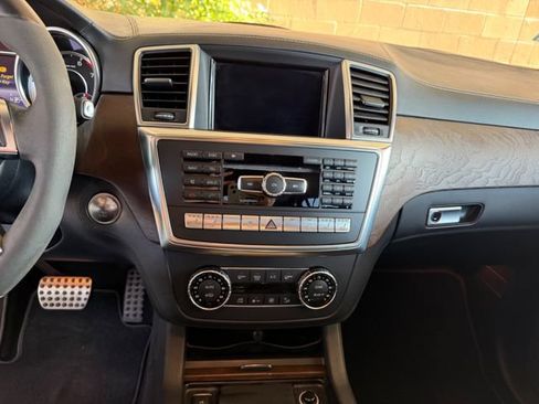 Used 2014 Mercedes-Benz GL 63 AMG 4MATIC w/ Accessory Chrome Package image 39