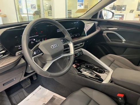 Used 2025 Audi Q5 Premium w/ Convenience Package AWD/4WD image 12