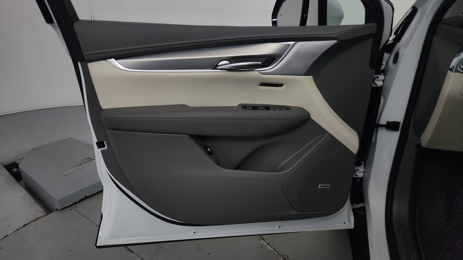 Used 2023 Cadillac XT5 Premium Luxury FWD image 16