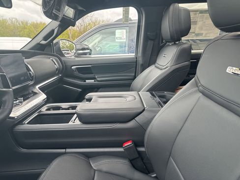 New 2026 Ford Expedition Platinum AWD/4WD image 30